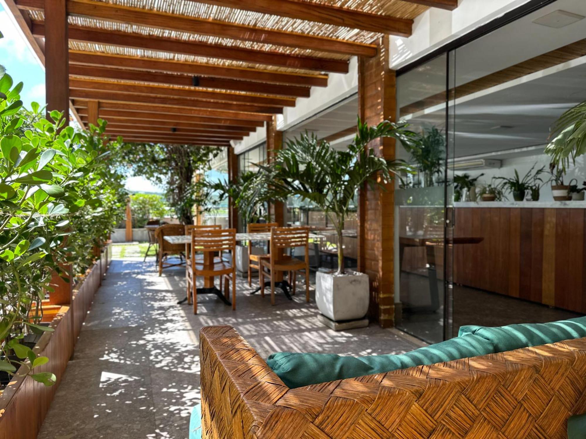 Passagem Concept Hotel E Spa Cabo Frio Kültér fotó The Terrace at the Four Seasons Hotel, Los Angeles